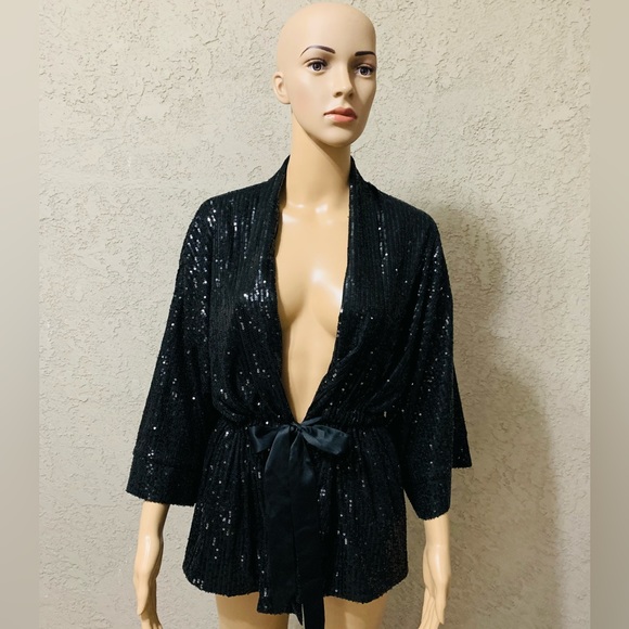 Gibson Latimer Jackets & Blazers - NWT Gibson Latimer Short Sleeve Front-Tie Sequin Blazer Size S
